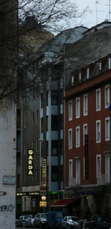 Flora Bed & Breakfast