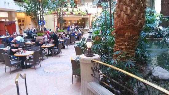 Two Fifty Restaurant - Embassy Suites SFO