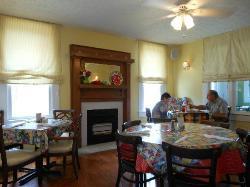 Front Porch On Center Ave