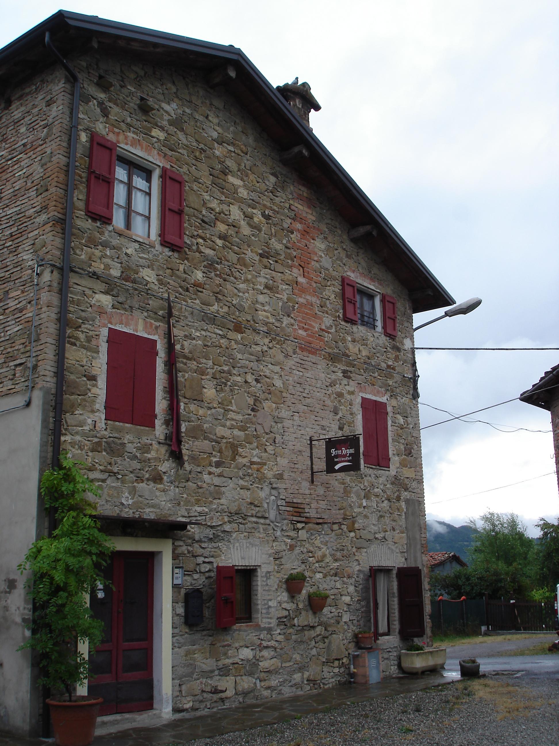 Terra Regina di Massimo Campani