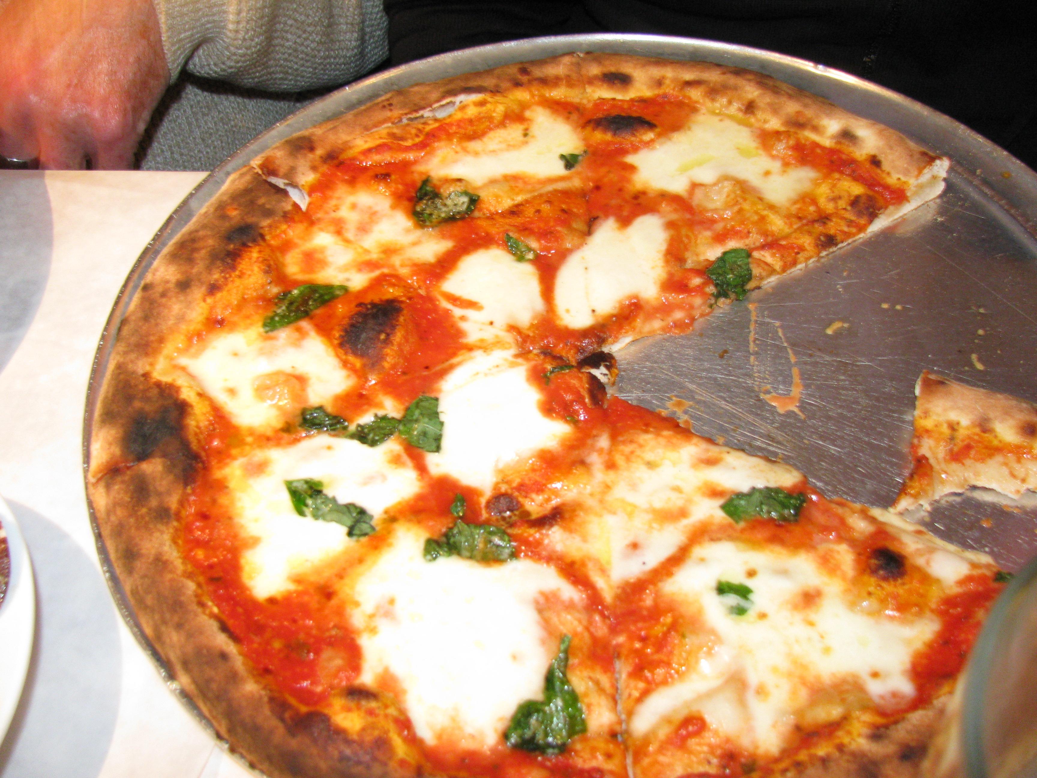 La Villa Pizzeria & Restaurant