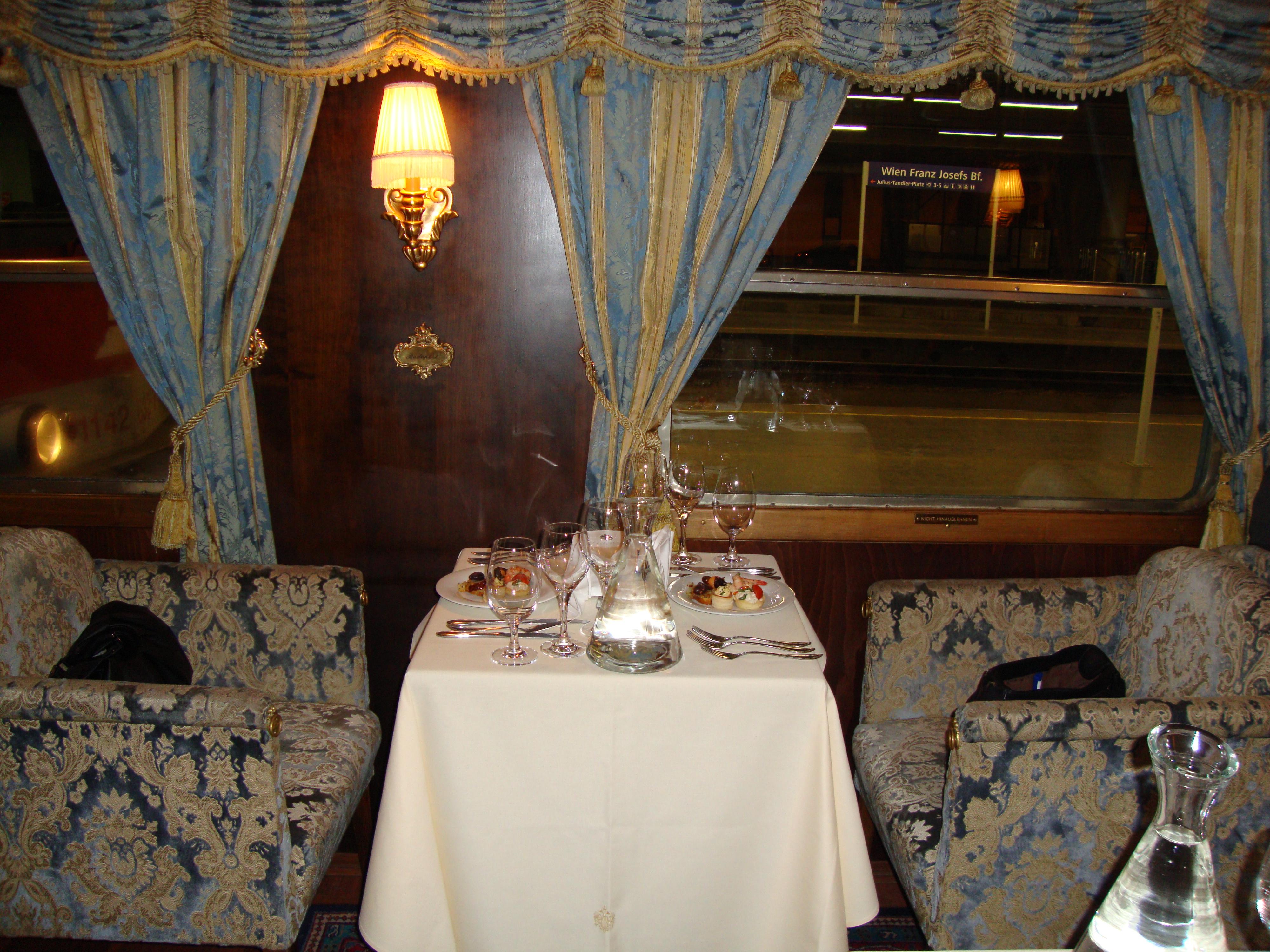 Austrian Imperial Train (Majestic Imperator Train de Luxe)