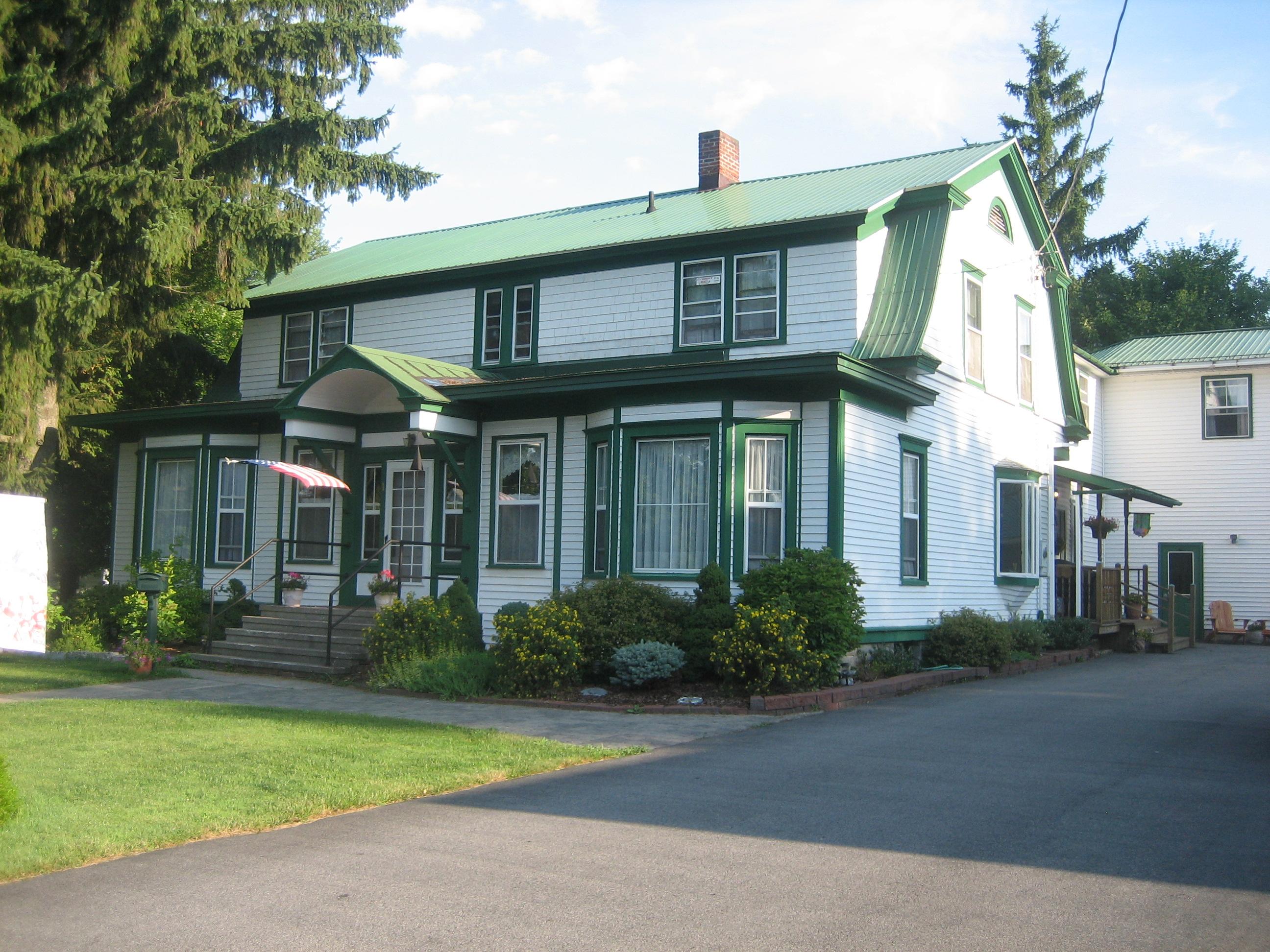 FELICIAN HOUSE BED & BREAKFAST