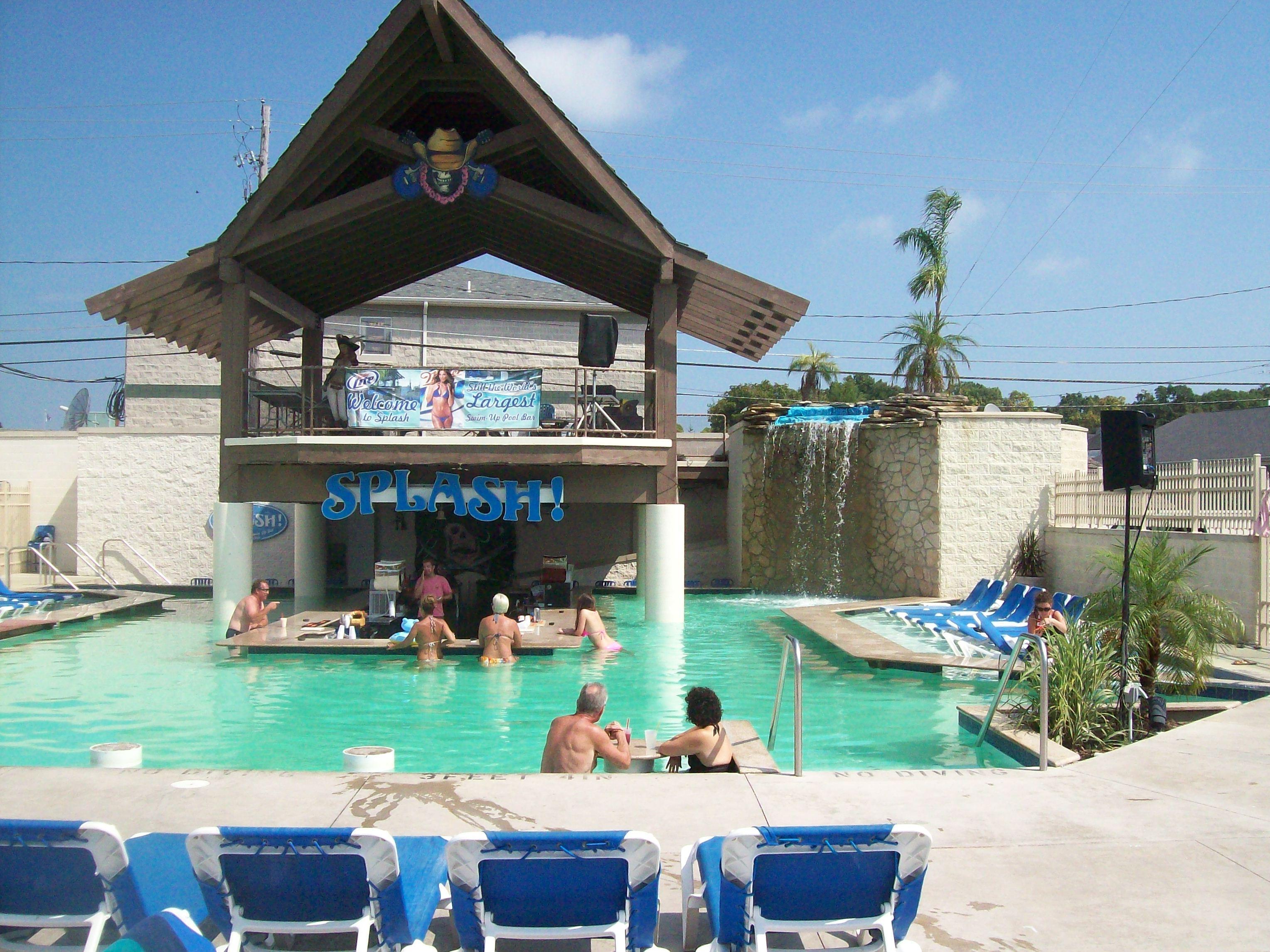 Grand Islander Hotel