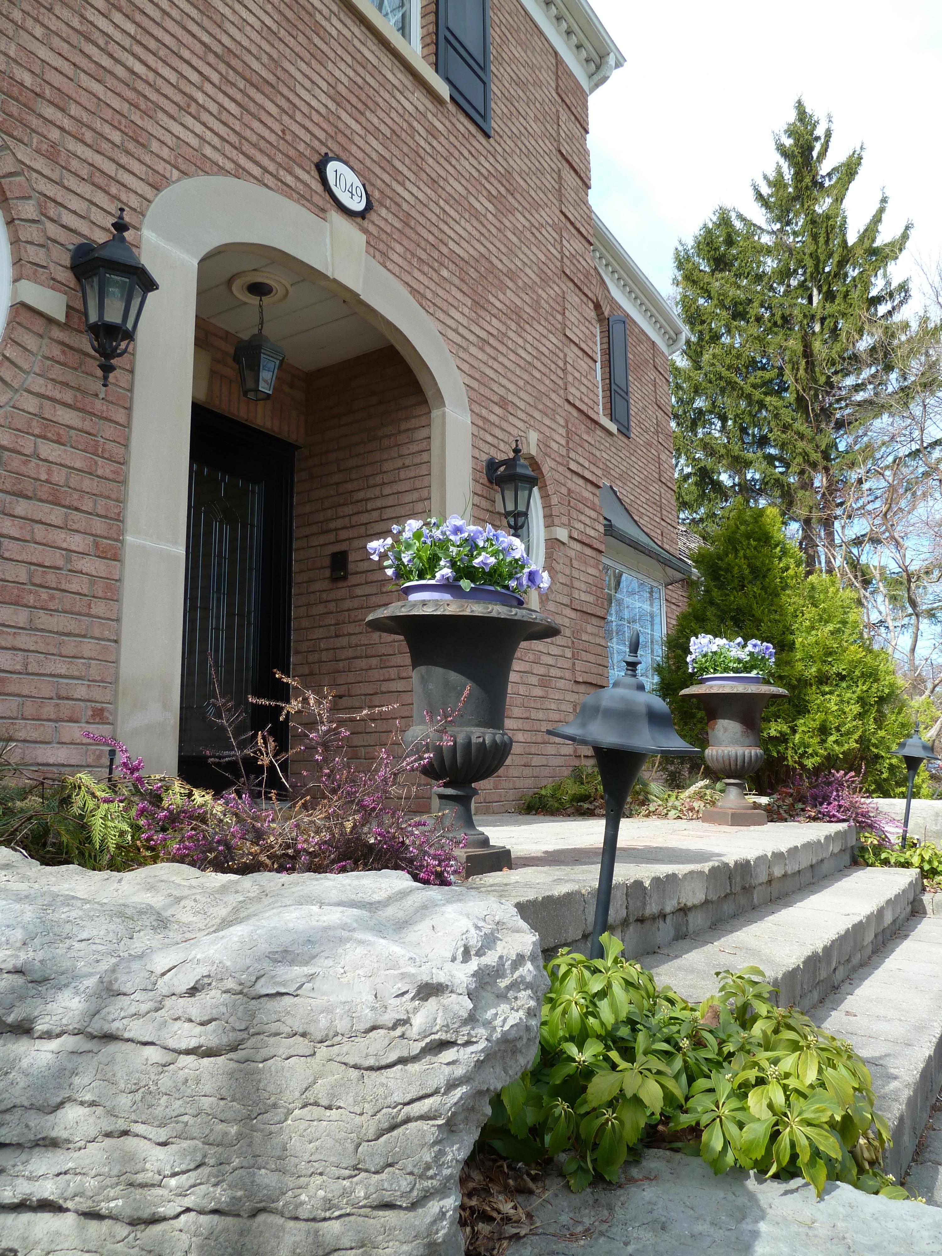 Lynbrook House B & B