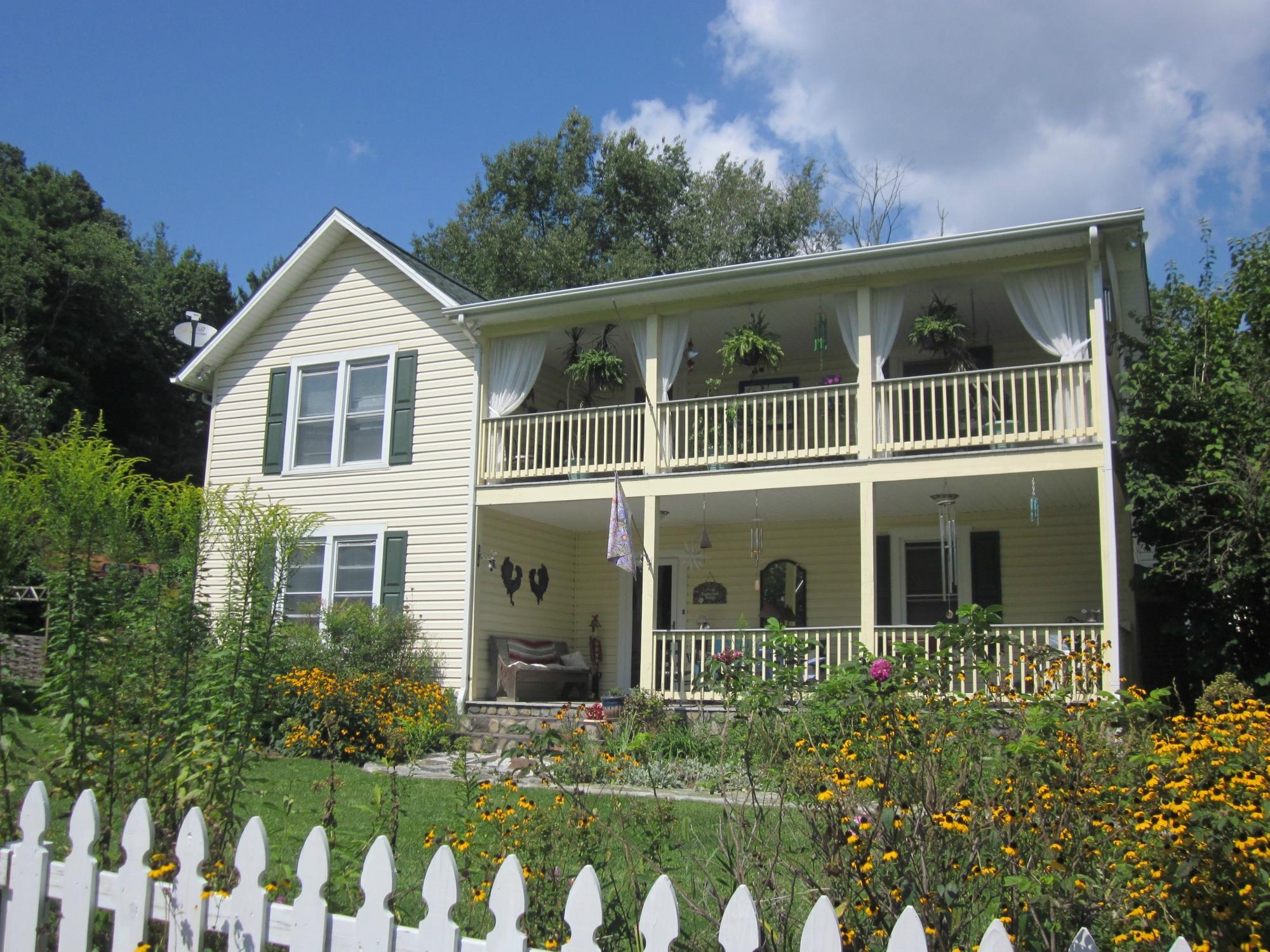 Photo by Stephanie P