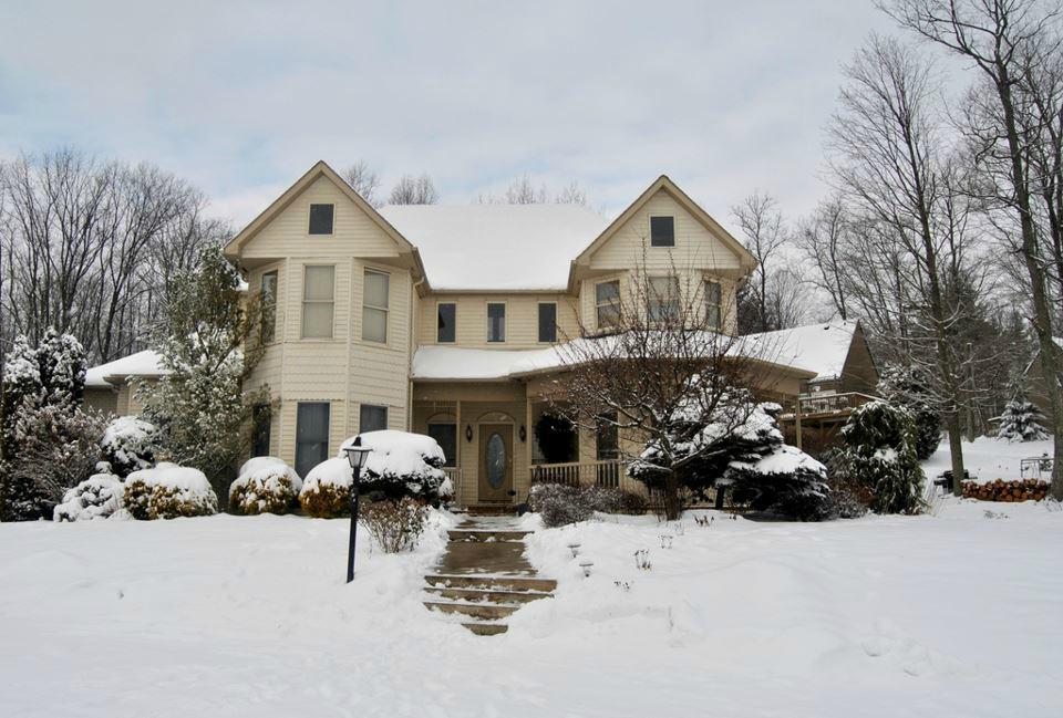 Spruce Hill Inn & Cottages