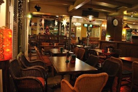 Colonial Inn - Burgers & steaks