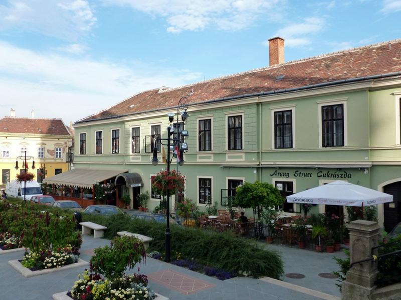 Arany Strucc Szalloda