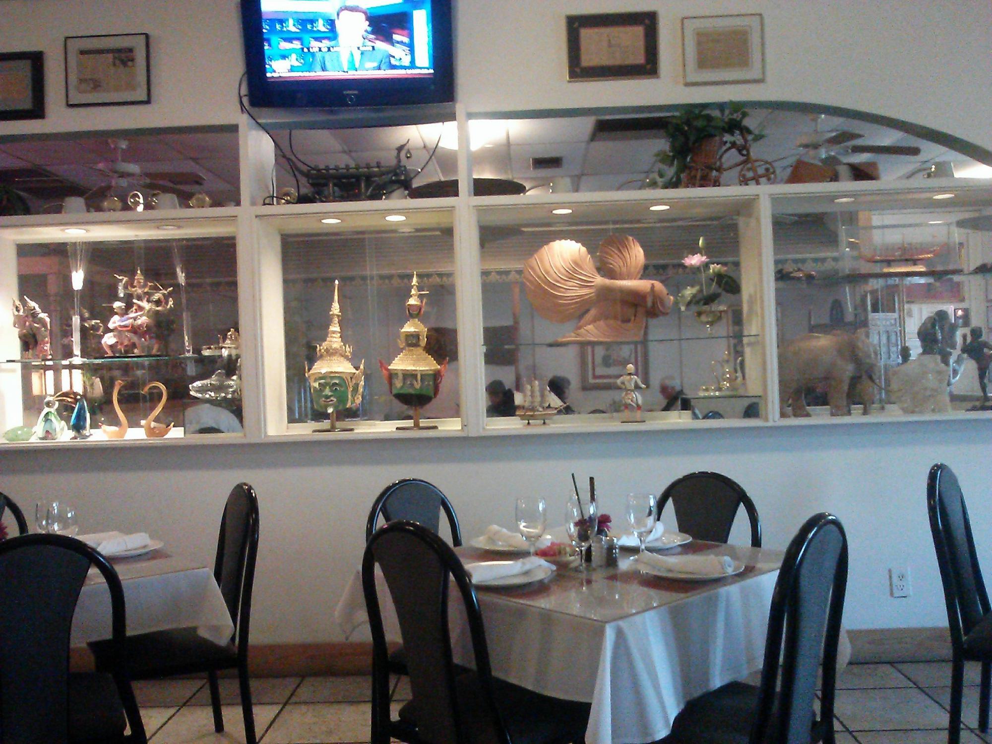 Lek's Taste of Thailand