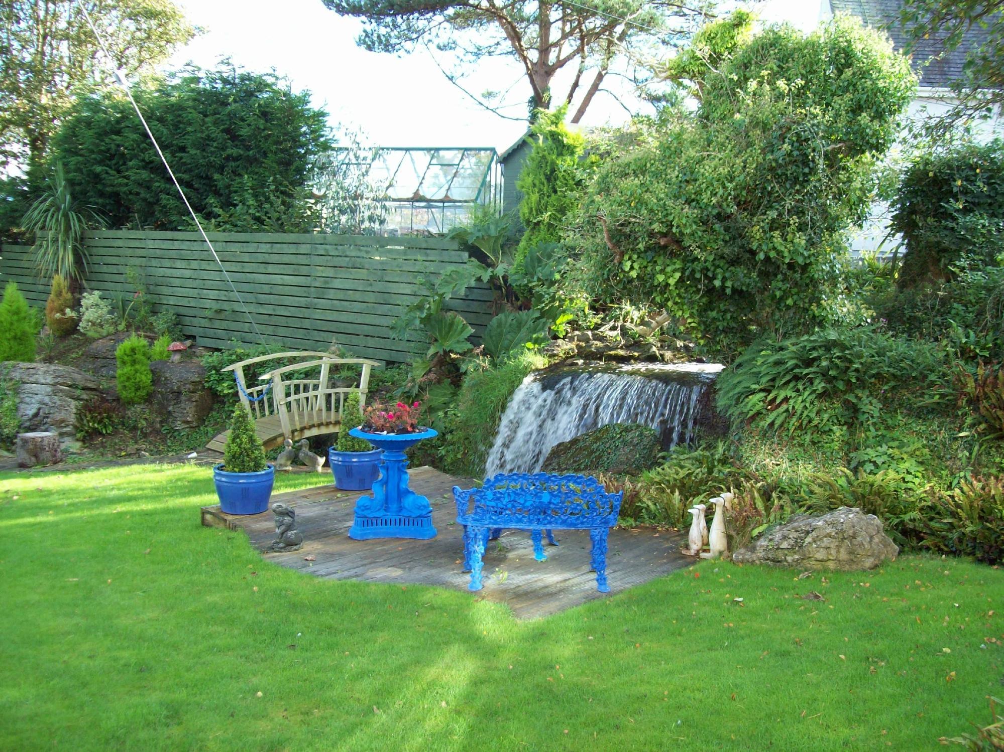 Castaway Guest House & Apartments