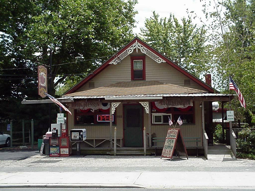 The Sunryser Restaurant & Deli