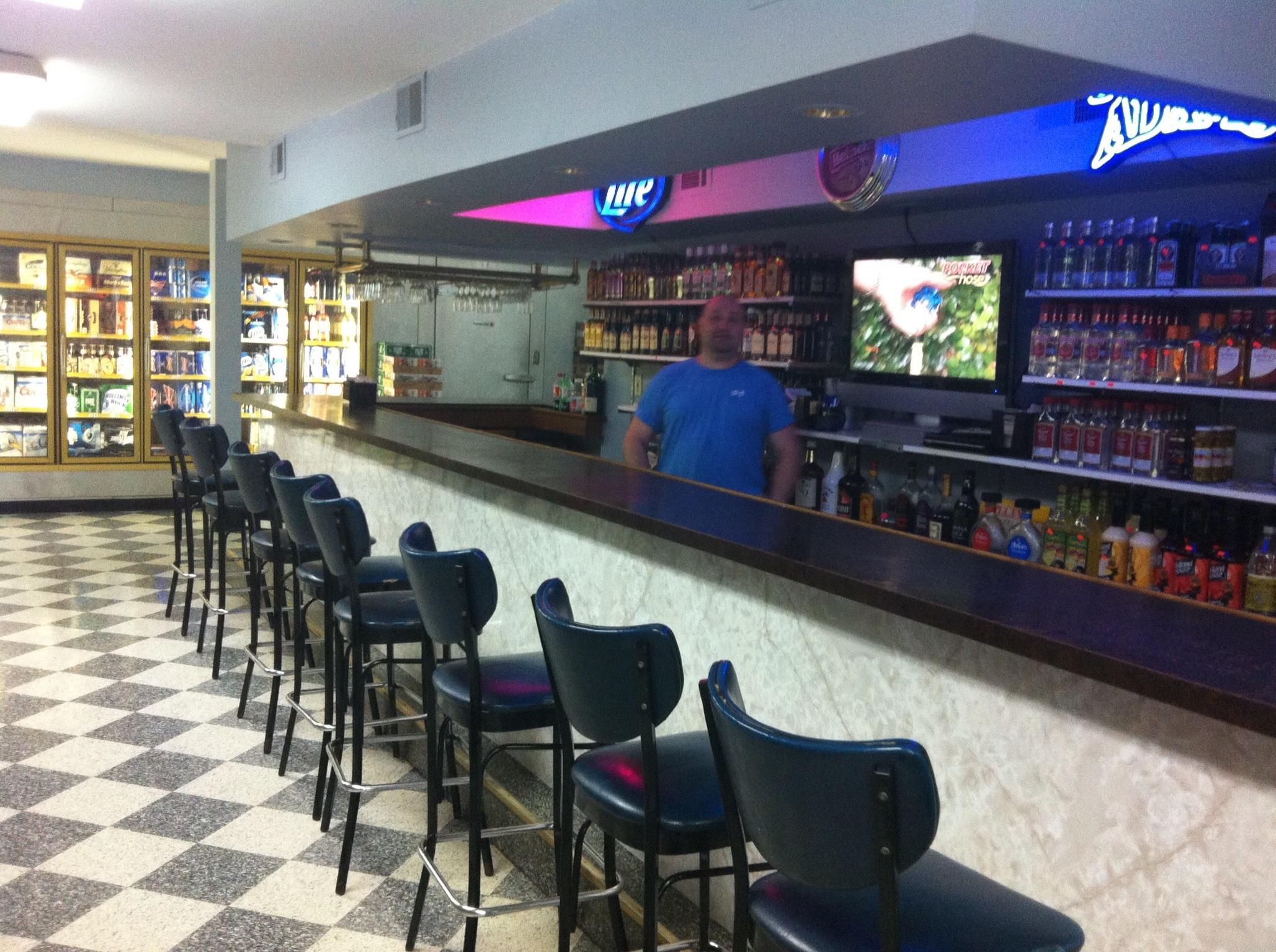 Domenico's Pizzeria & Liquor Store