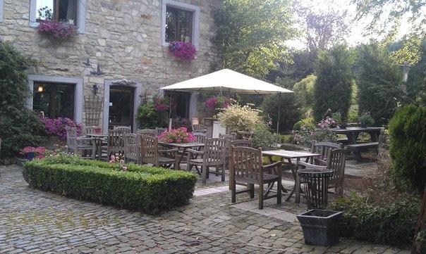 Ffaulty Towers Guesthouse