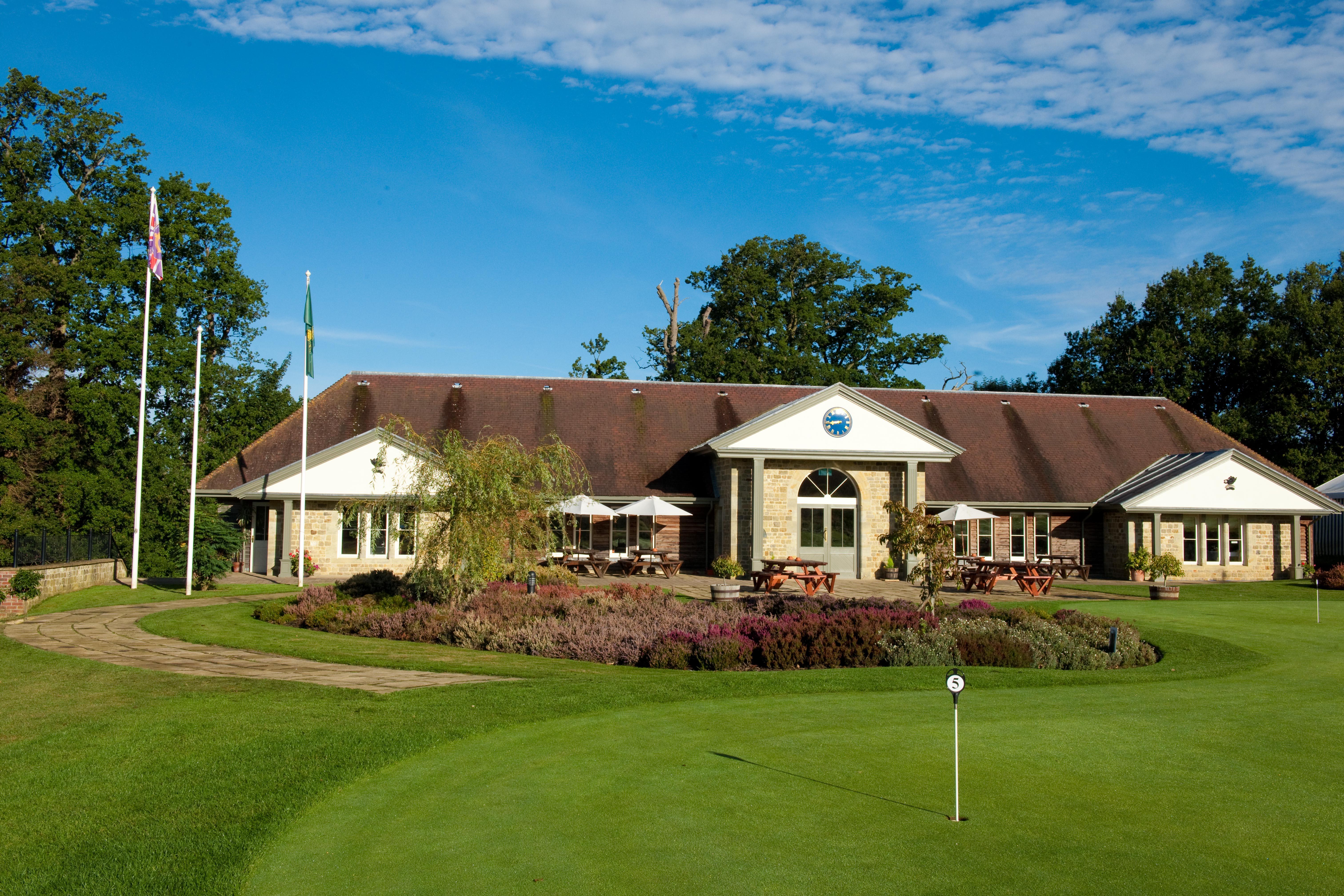 Cowdray Golf Lodge
