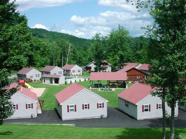 Country Cottages and Motel