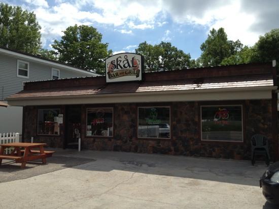 Skal Bar and Grill