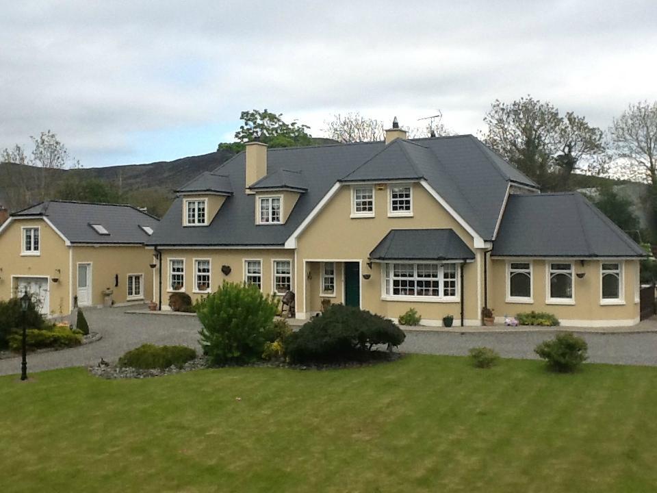 Riverside Lodge B & B