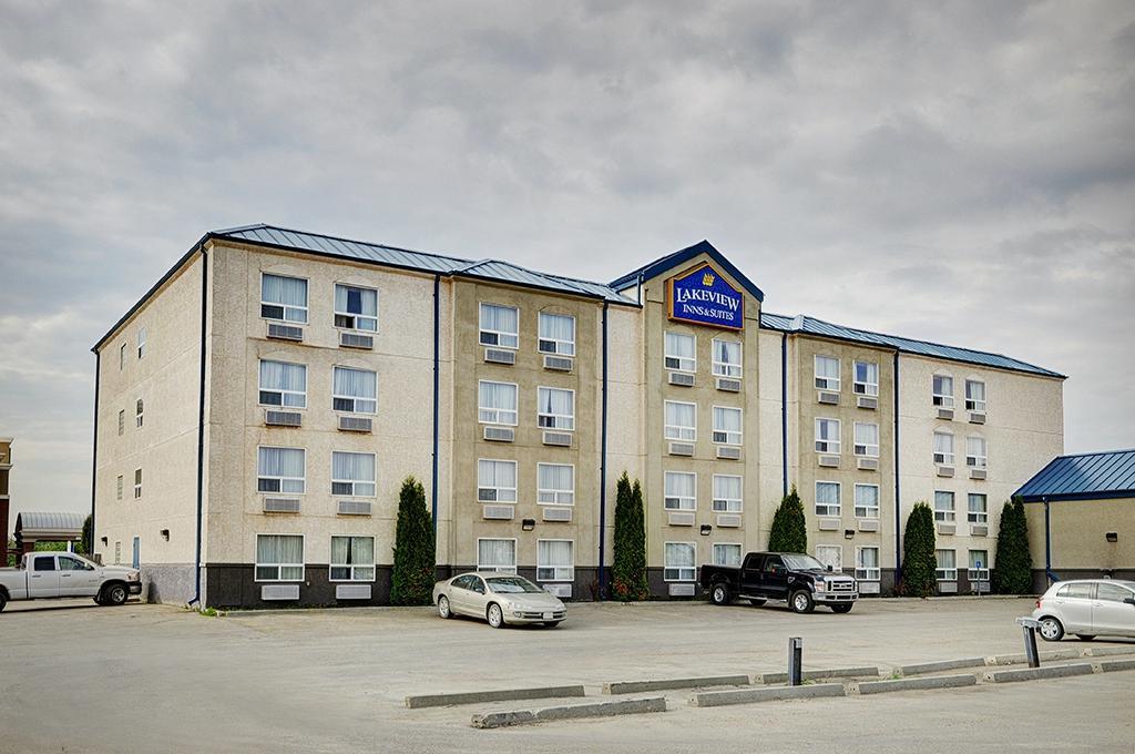 Lakeview Inns & Suites - Fort Saskatchewan