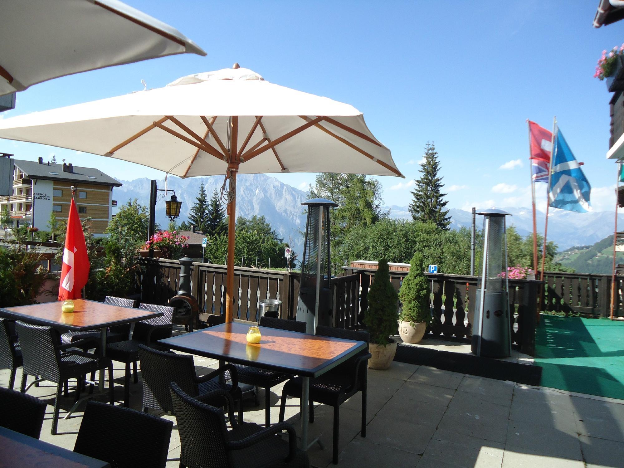 Les Fougeres Hotel and Harrys Bar