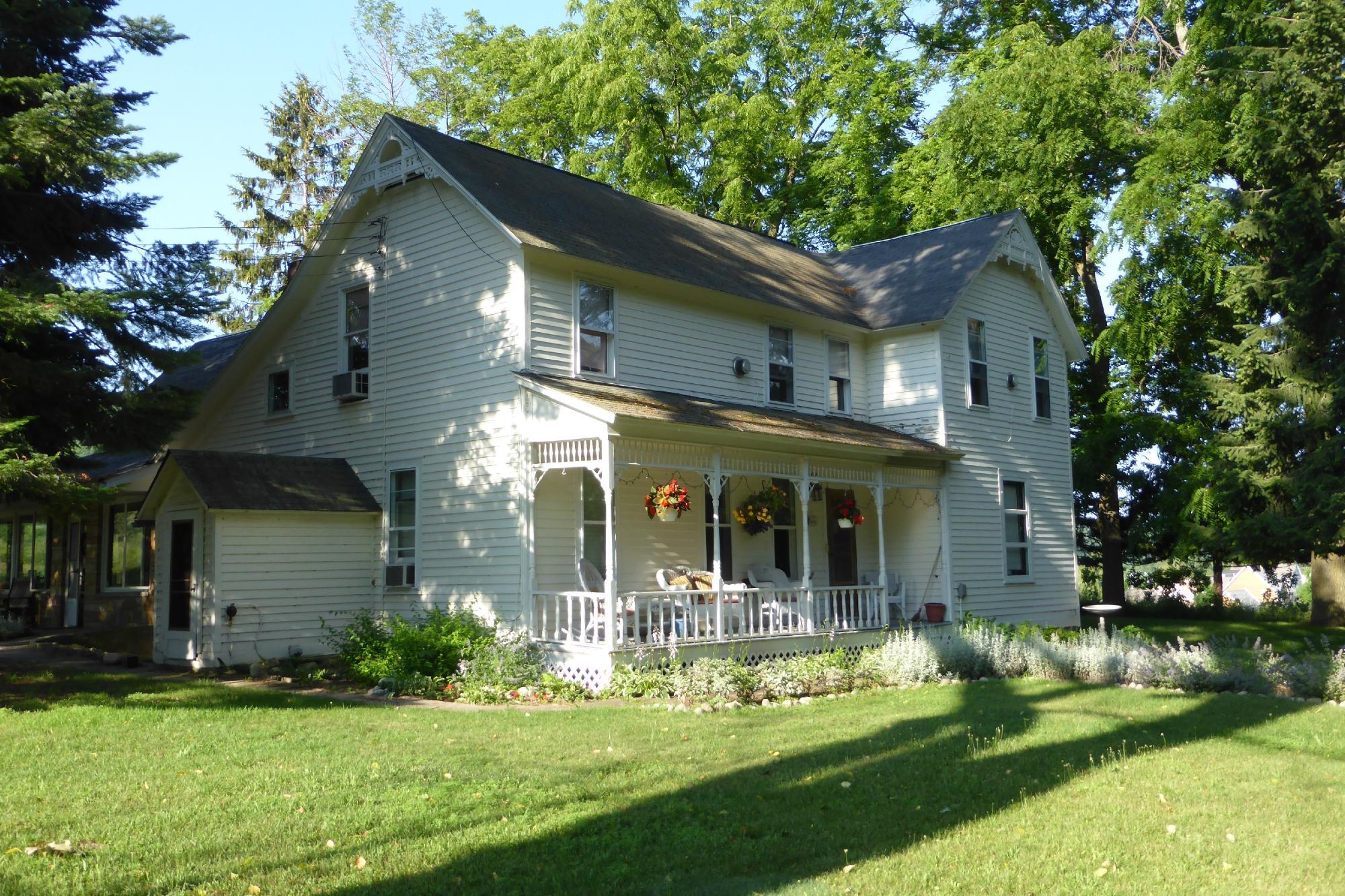 Cottonwood Inn Bed & Breakfast