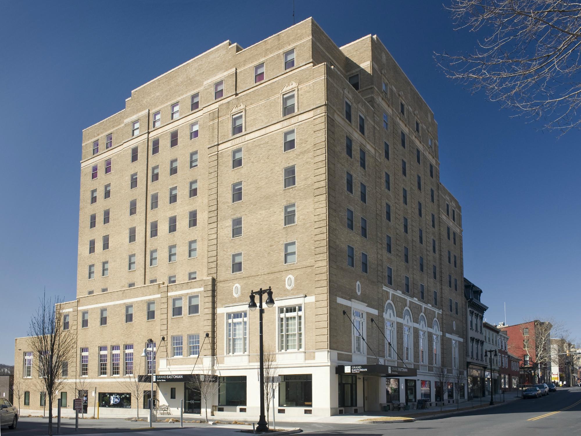 Grand Eastonian Hotel & Suites