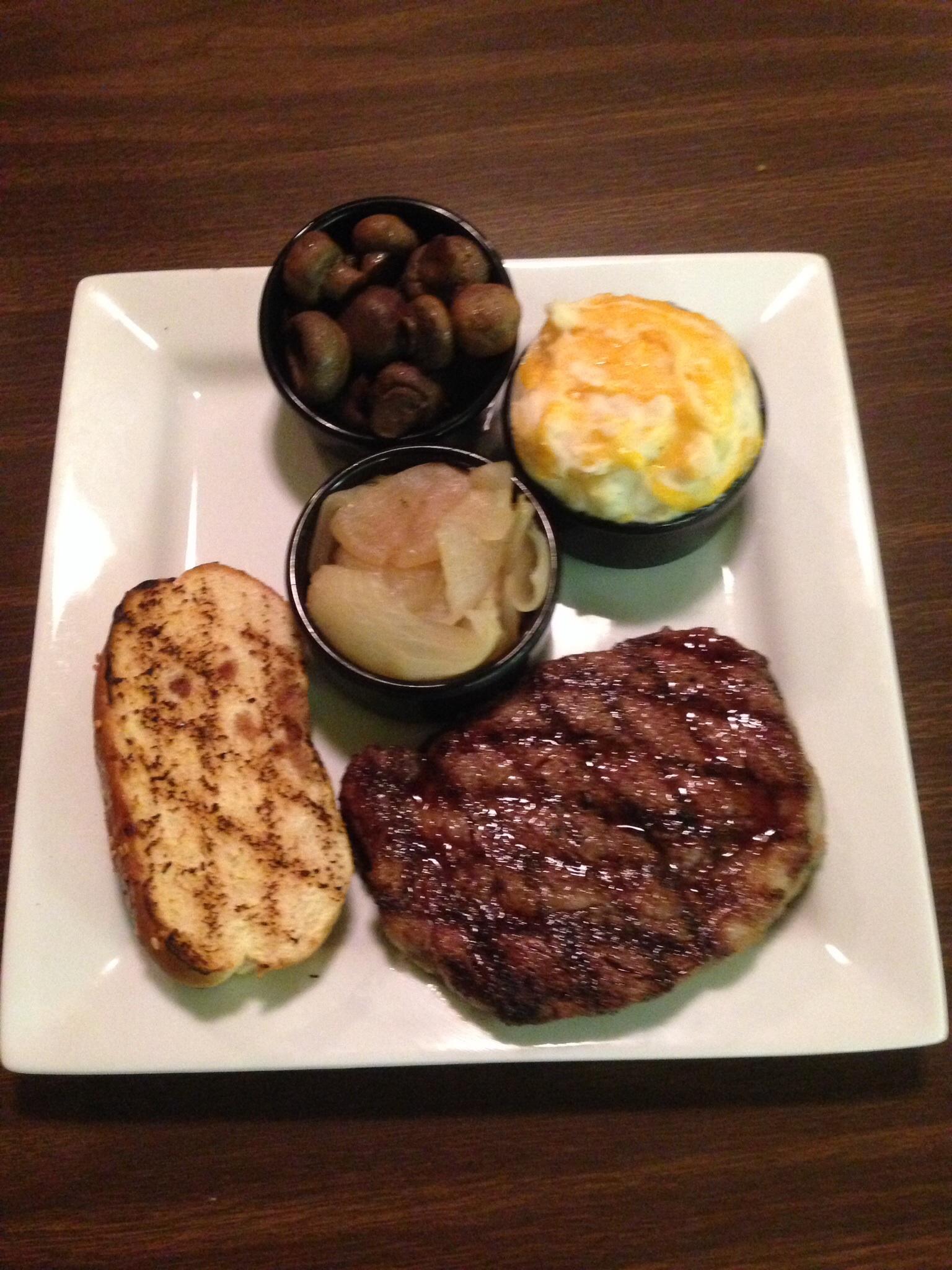 Carl & 'Chelle's Grill Room