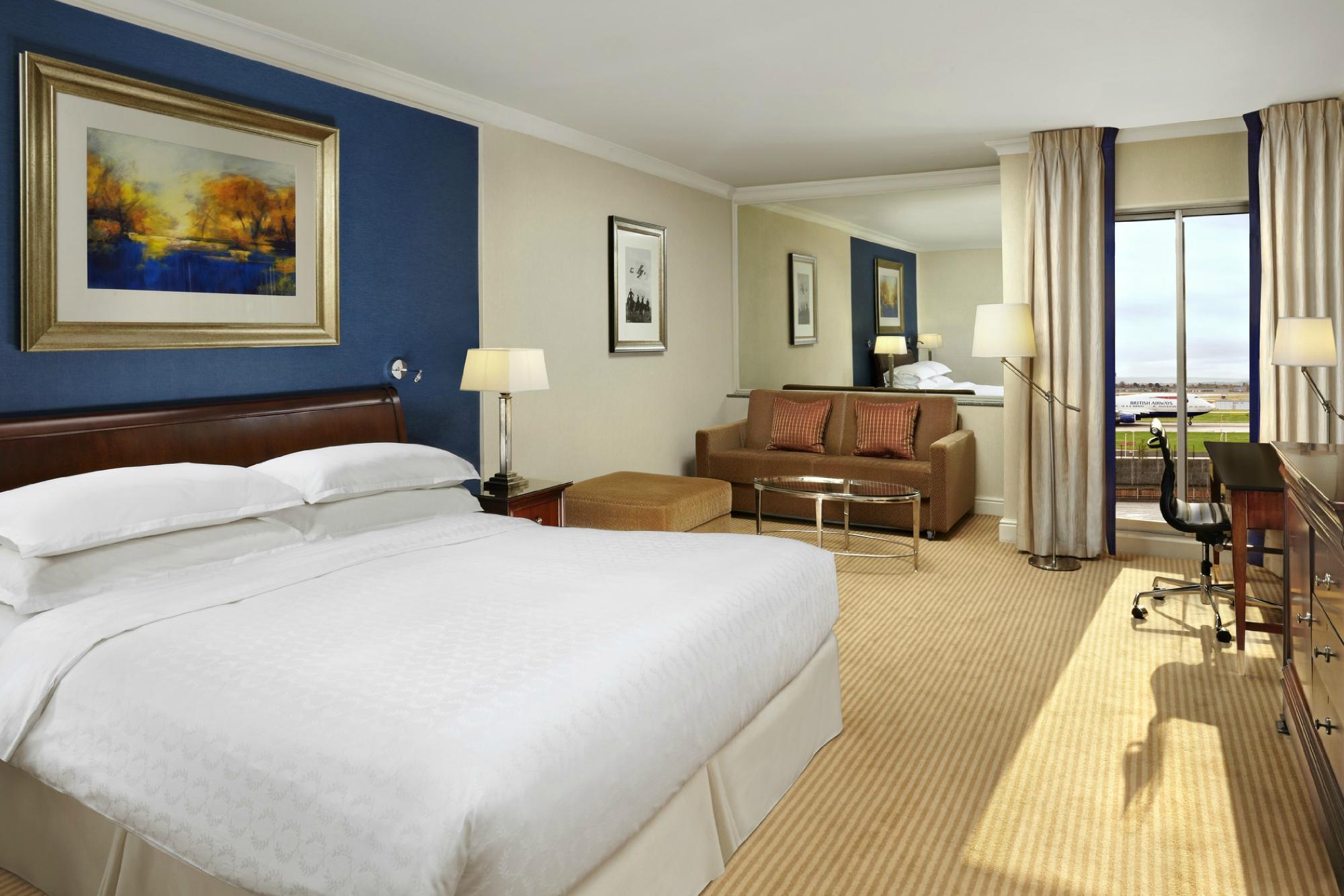 Sports Bar at the Sheraton Skyline