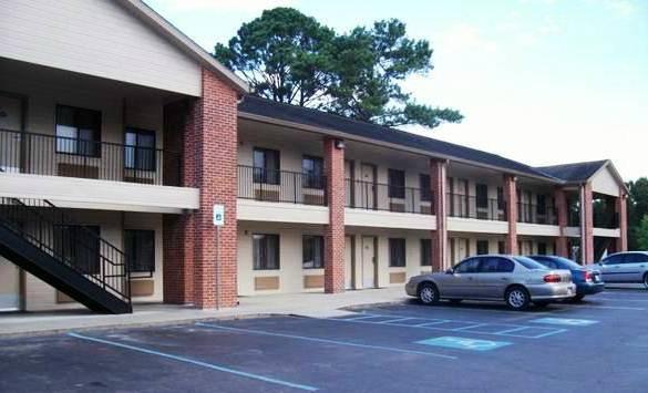 Travelodge by Wyndham Wellington KS