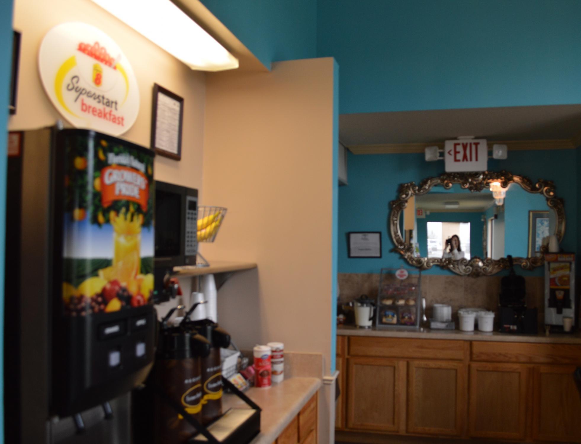 Super 8 by Wyndham Brunswick/South