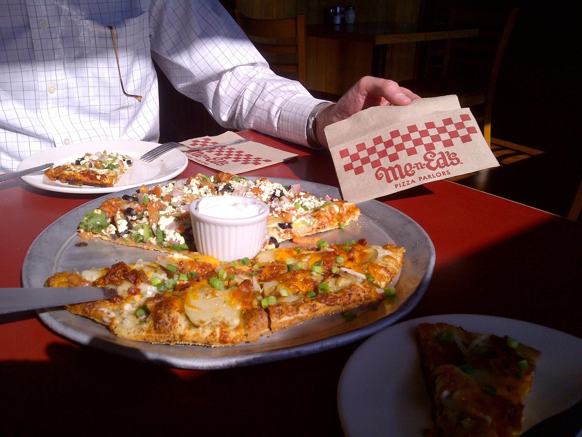 Me-N-Eds Pizza Parlour