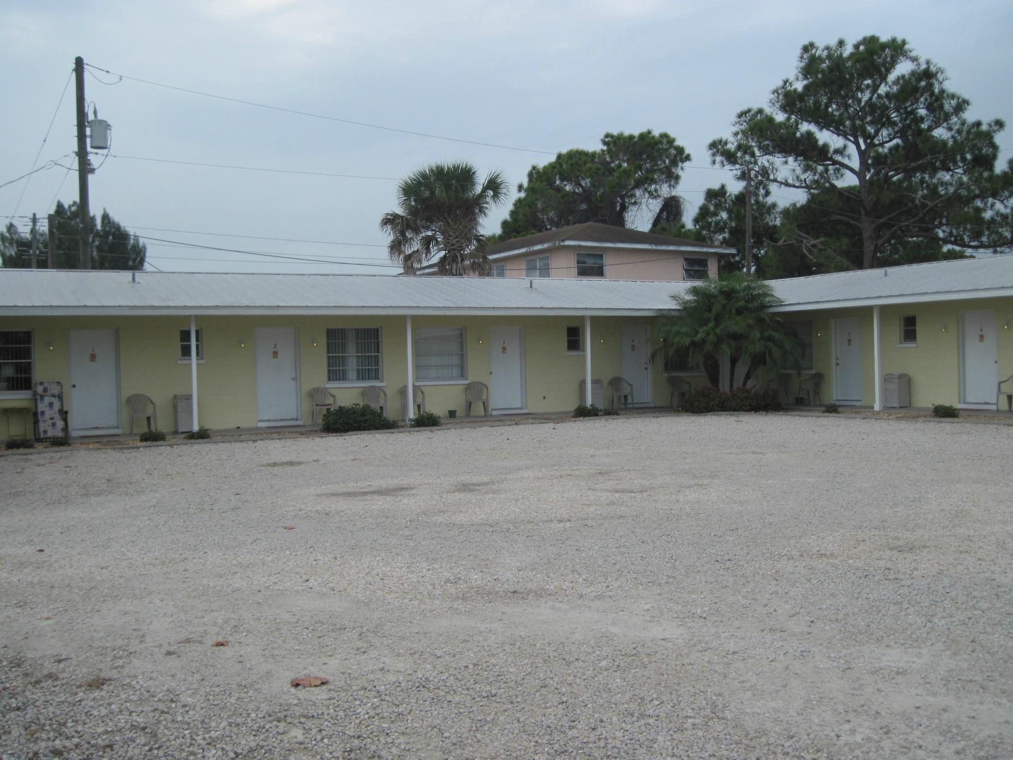 Lemon Bay Motel