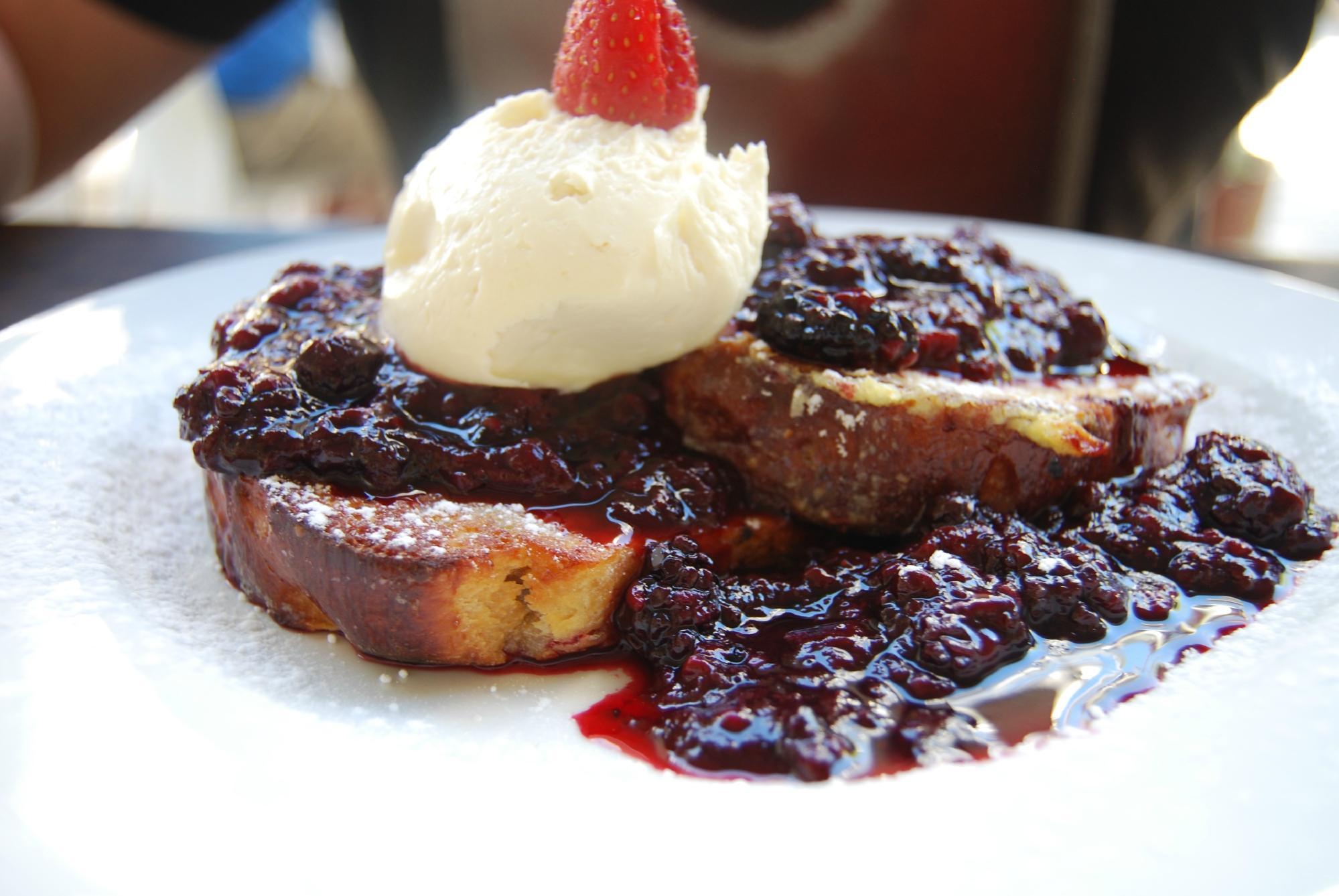 Vovo Telo Bakery & Café