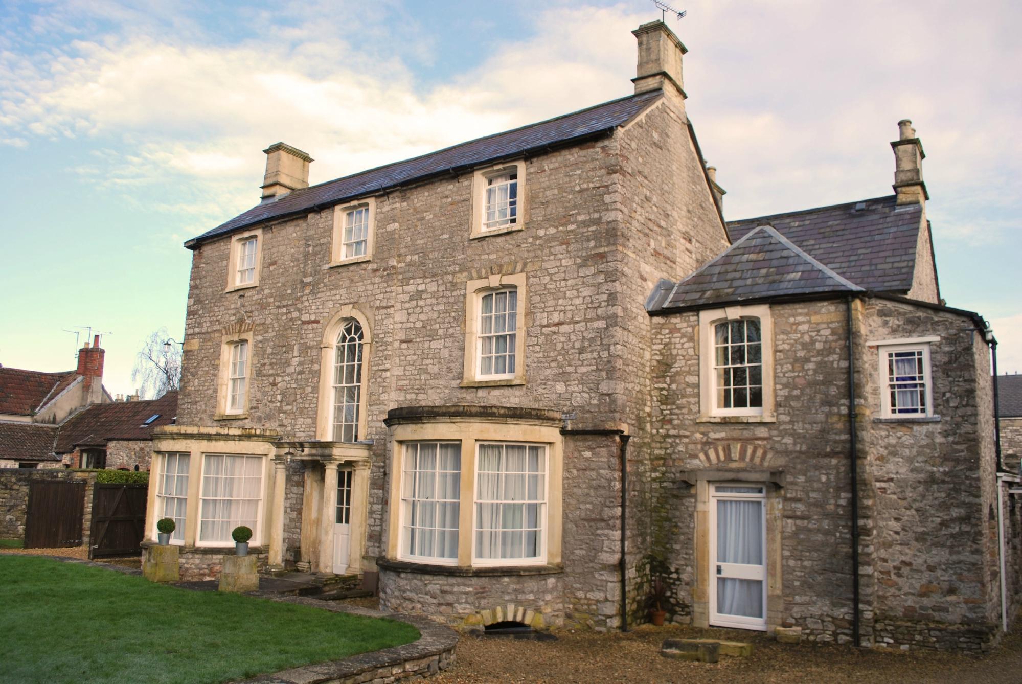 Rounceval House Hotel