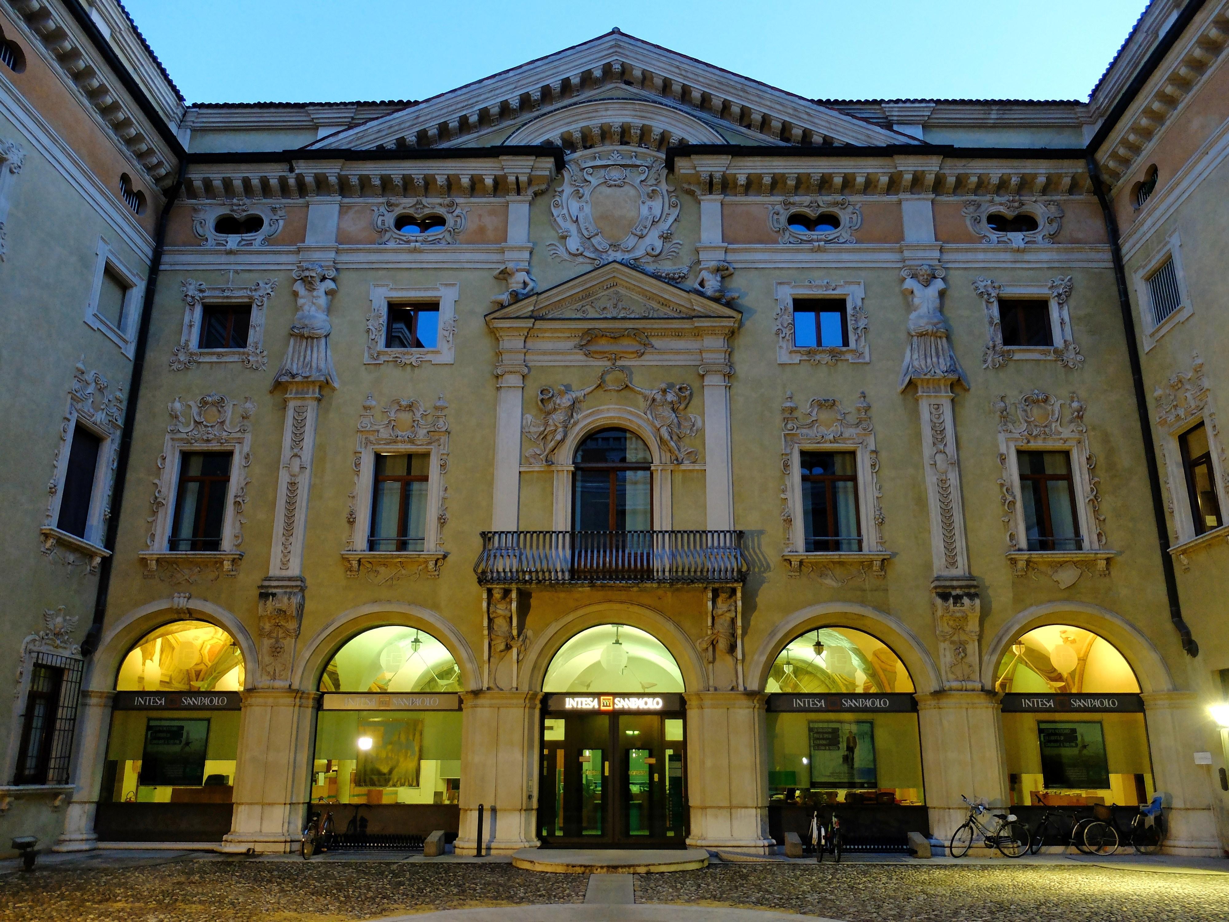 Palazzo Valenti Gonzaga