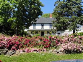 1826 Maplebird House Bed & Breakfast