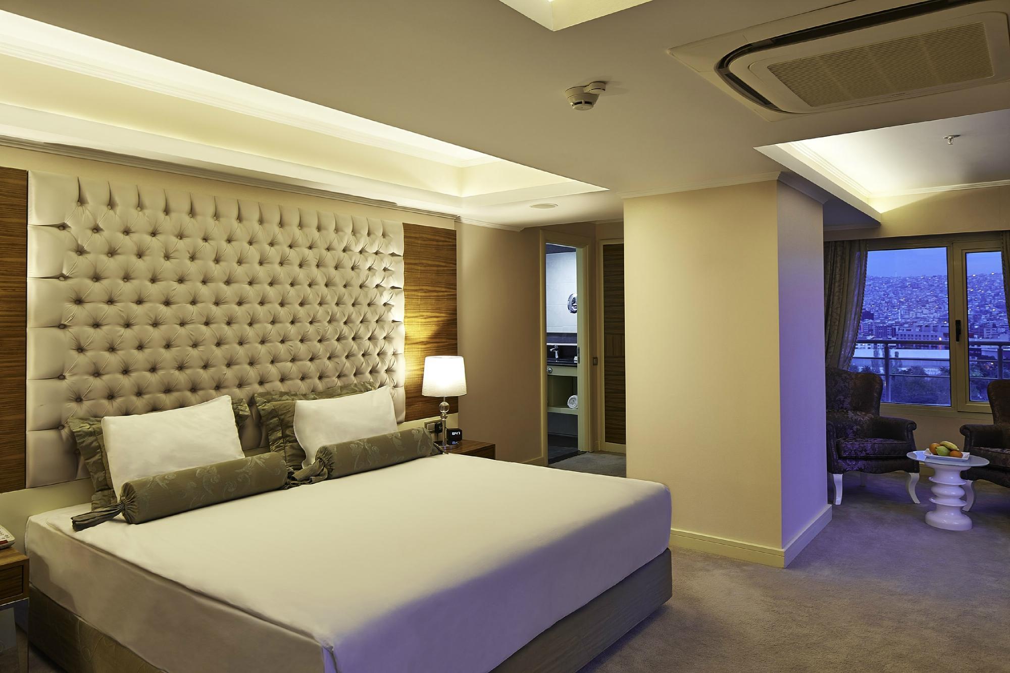 DoubleTree by Hilton Izmir - Alsancak