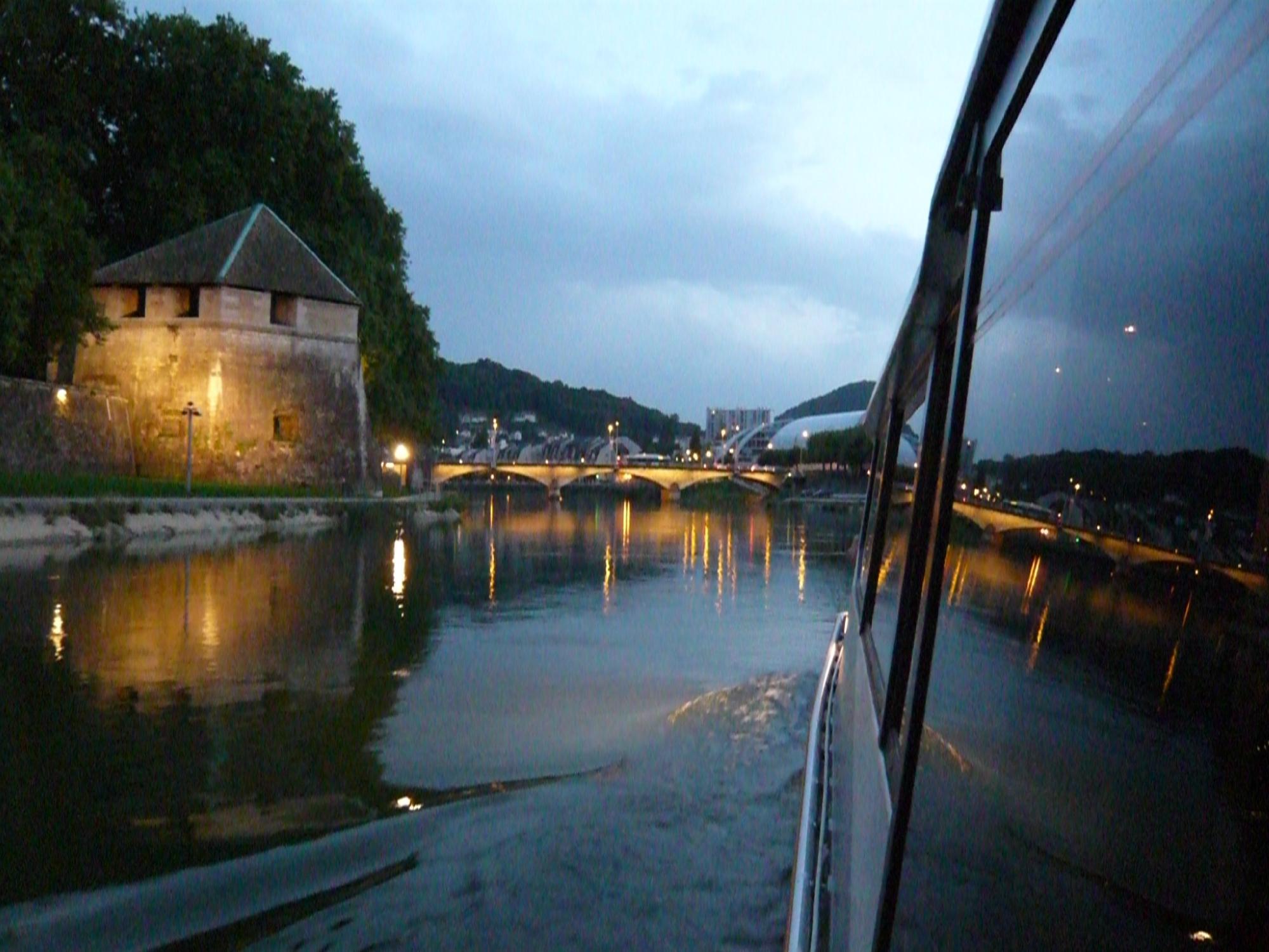 Bateau Et Petit Train De Besançon