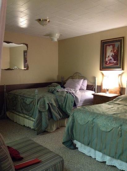 Churchill Lake Guesthouse