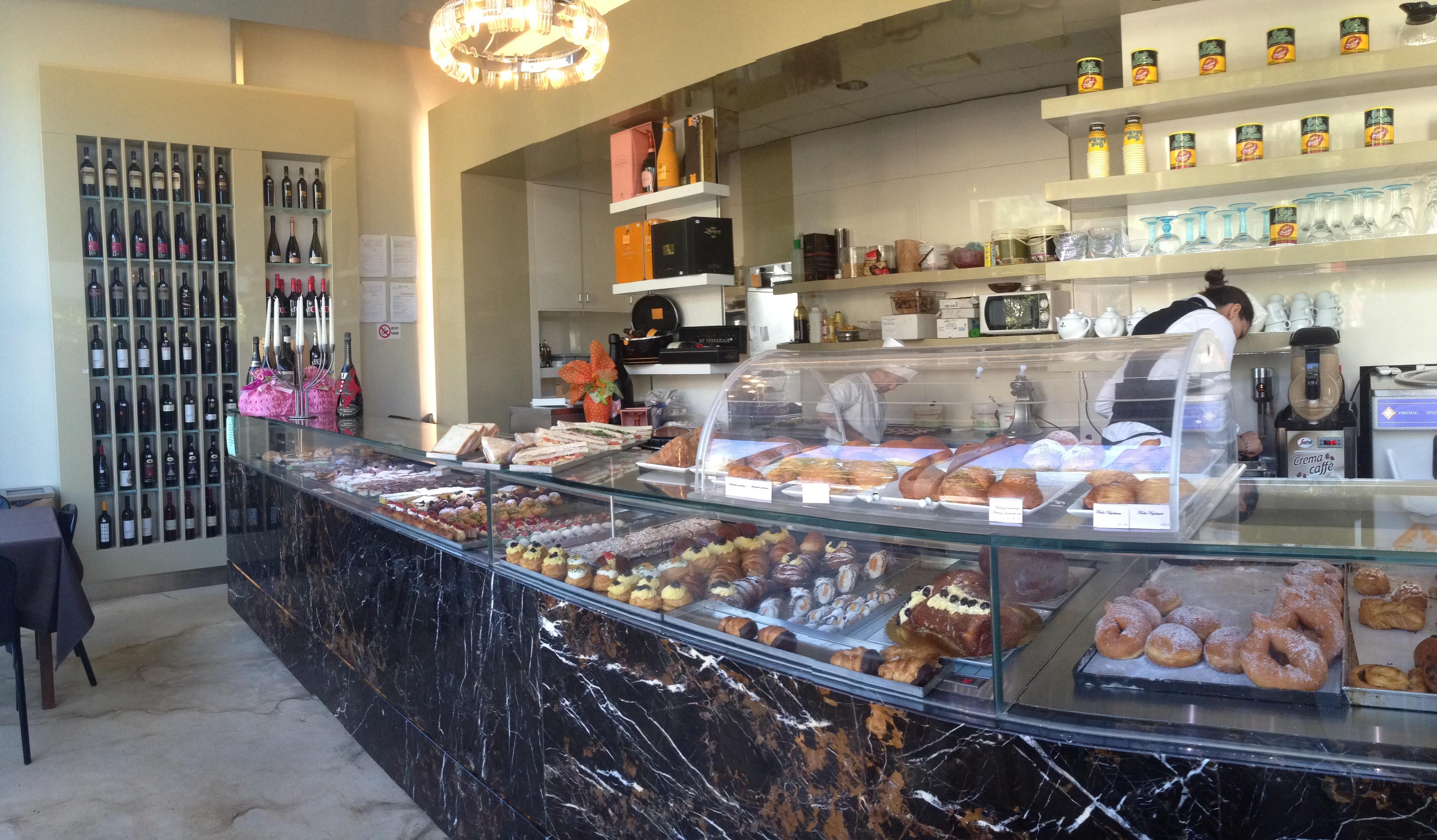 Photo by Clary Italia C