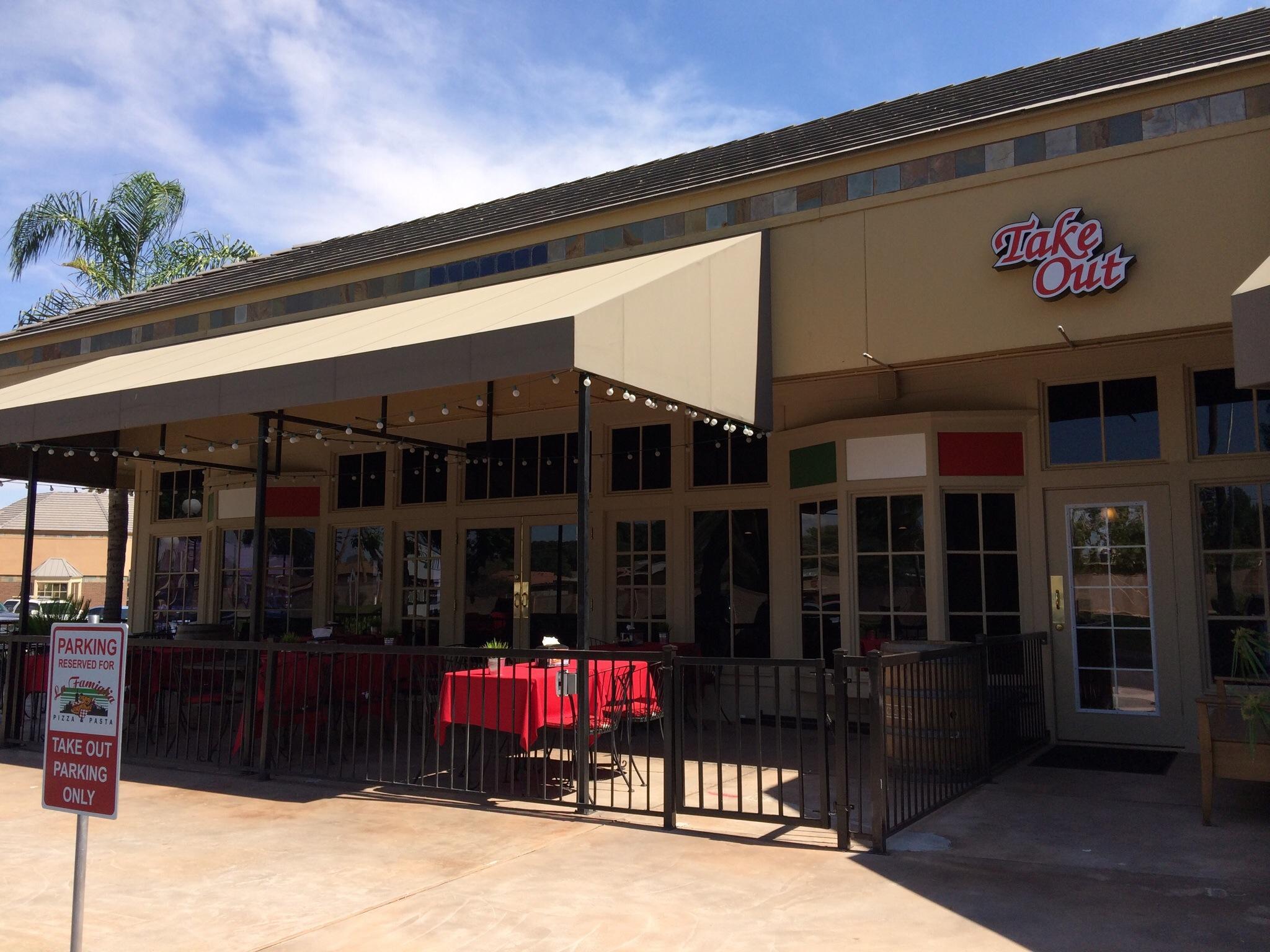 La Famiglia Pizza & Pasta