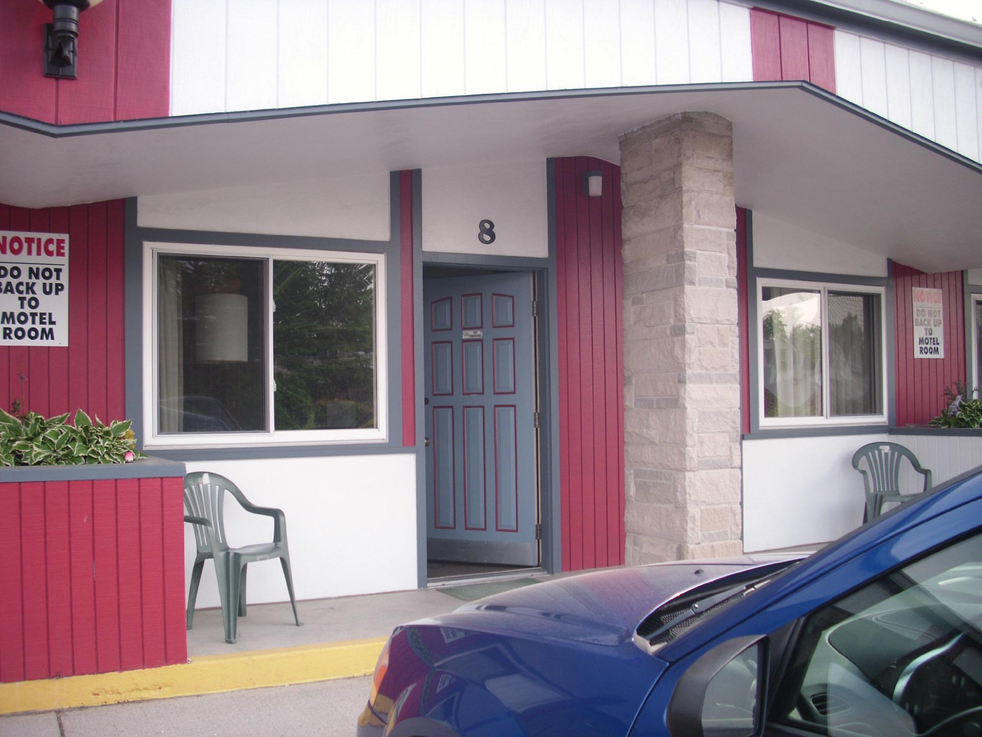 Pinconning Trail Inn Motel