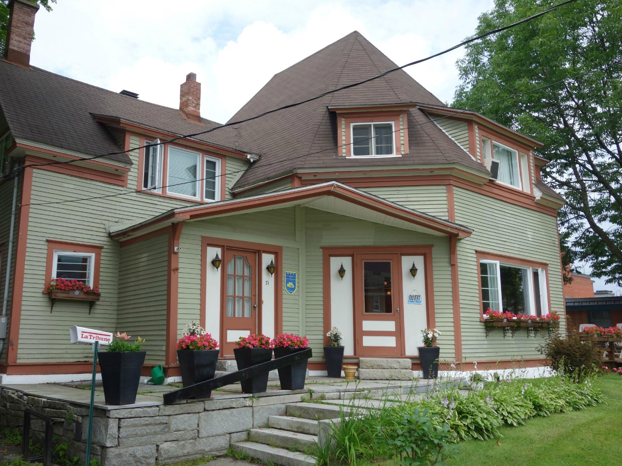 A la Claire Fontaine de Beebe