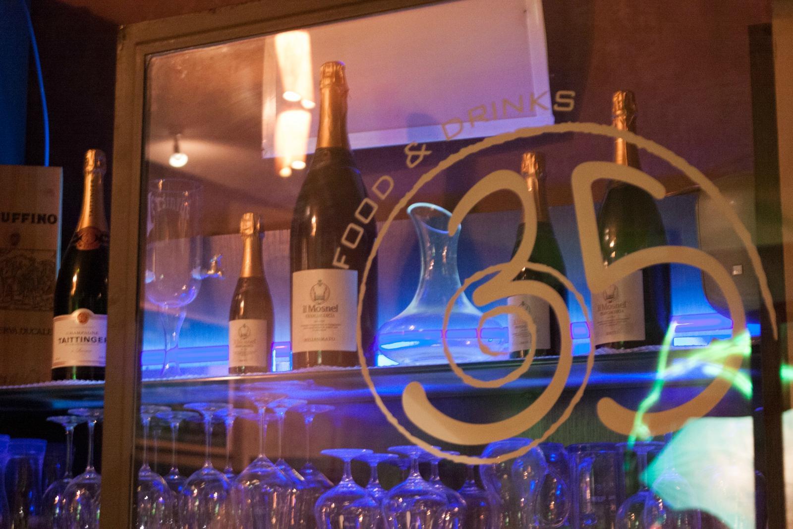 Bar 35 Food & Drinks