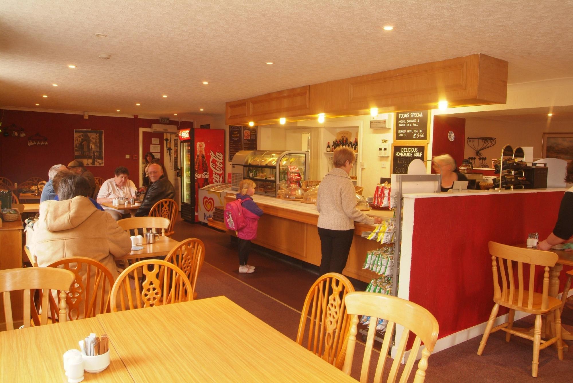 Edinburgh Woollen Mill restaurant