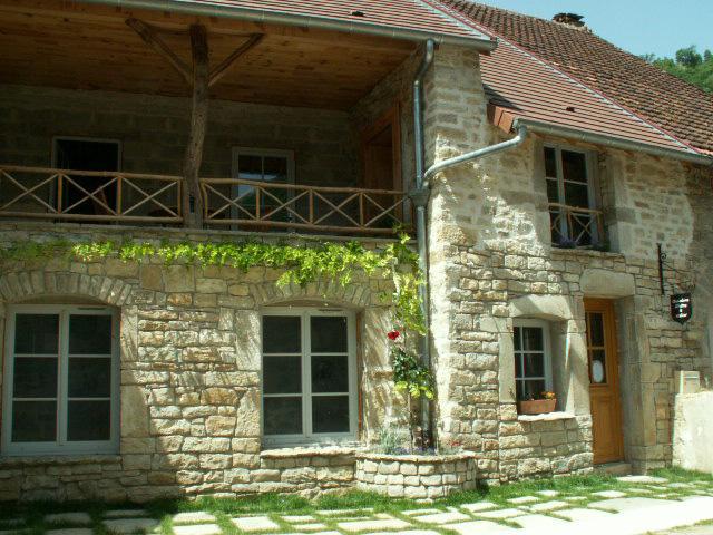 La Terre est Bleue Comme une Orange