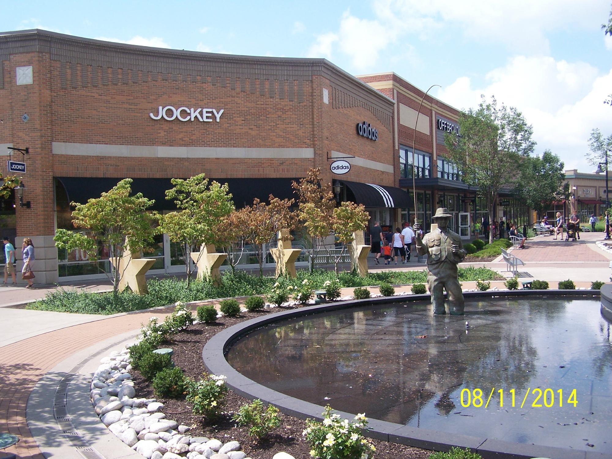 Legends Outlets - Kansas City