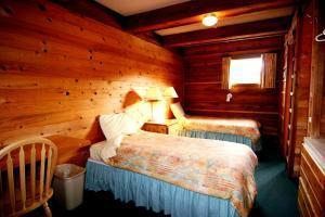 Ole's Hakai Pass Fishing Lodge