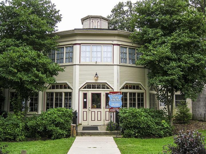 Photo by FoodFight101