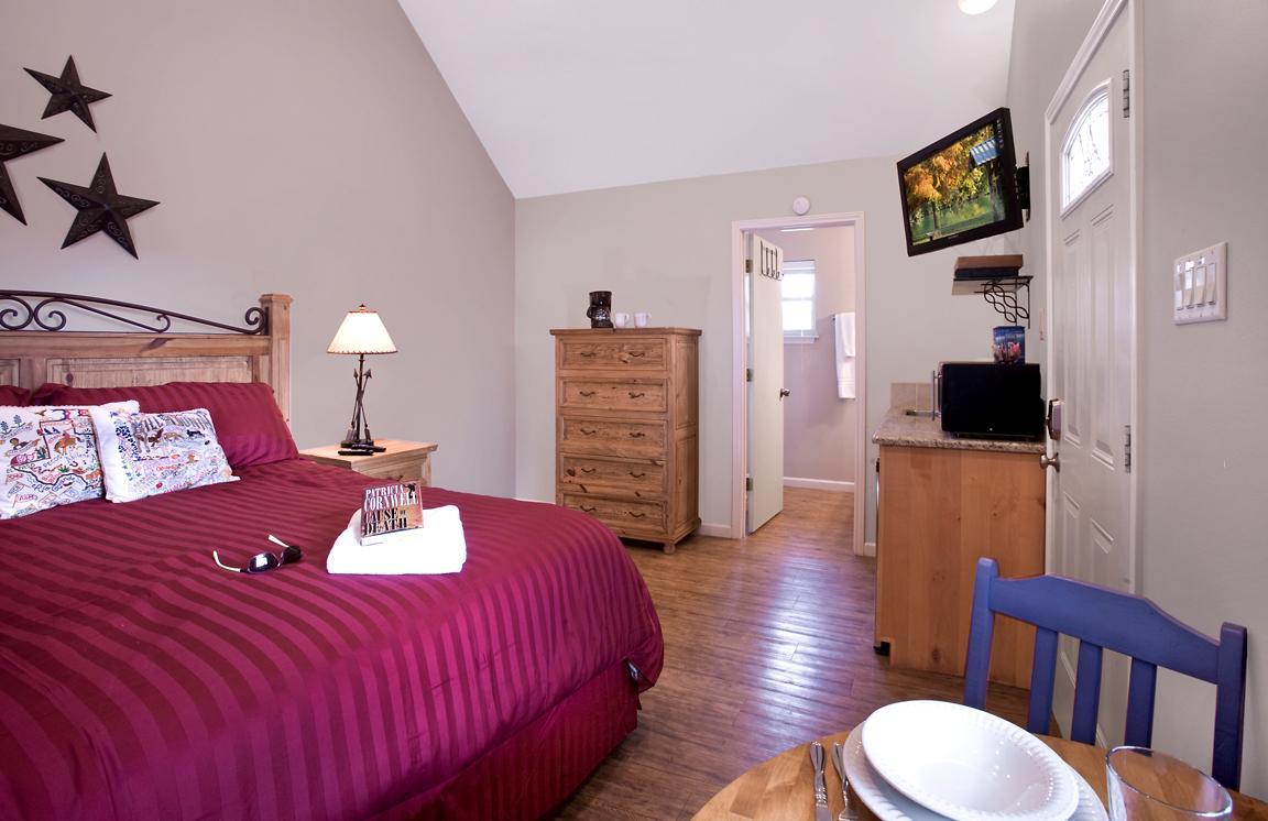Blanco Riverside Cottages